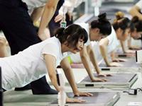 搞笑的女性体能测试