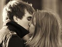 各血型表达爱意的小动作