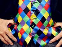 易白手起家的生肖代表