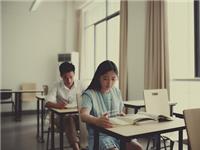 12星男如何看中学时期的恋人