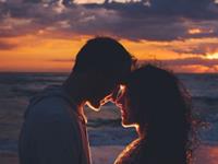 从牵手方式测你的性格