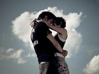 水瓶女最容易动情于哪种男人