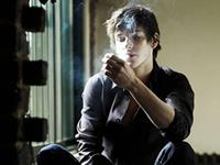 抽烟喝酒男，这些星座女超抗拒