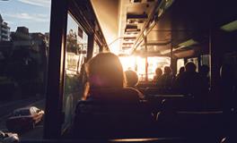 摩羯座男生喜欢一个人的表现，摩羯座男生喜欢一个人