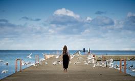 梦见大海，梦见海水涨潮是什么意思