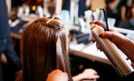 梦见朋友剪头发