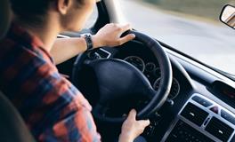 新车为什么要绑红丝带？新车挂红布条的讲究