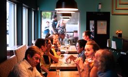 女人梦见家里来客人是什么意思