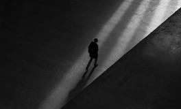 女人梦见蛇在身上