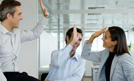 AB血型君会怎样对待新同事