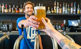 梦见很多陌生人