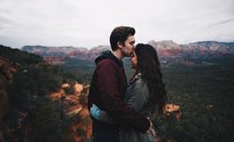 属蛇的人和什么属相的夫妻最配