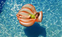 孕妇梦到自己掉河里了