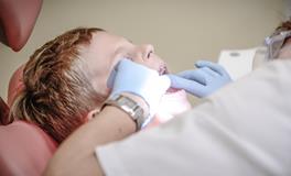 梦到自己牙齿掉了好多