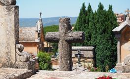 梦见自己进棺材