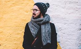 女人梦见老公给自己钱