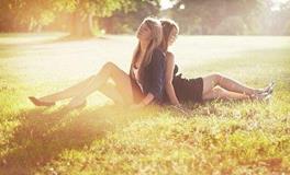 铃兰塔罗：亲密朋友对你的特别关心你应该如何处理