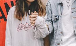 梦到两个女人怀孕