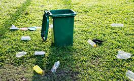 梦见小男孩拉我一身屎