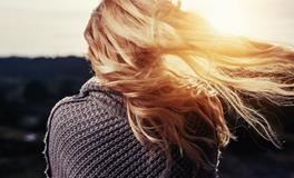 梦见自己头发秃了一块