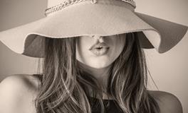 梦见头发一半白一半黑