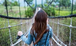 梦到头发突然白了好多