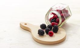 梦见亲人聚在一起吃饭