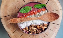 梦到喂女孩吃饭