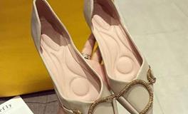 白羊座代表的平底鞋