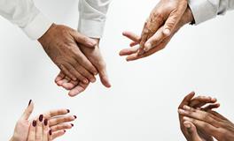 做梦剪发剪一半