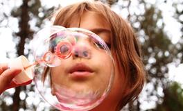 女人梦见自己嗑瓜子