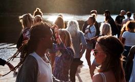 梦见别的男人追求自己