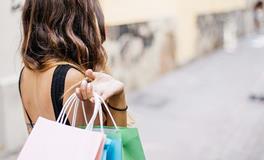 梦见带朋友的小孩买东西