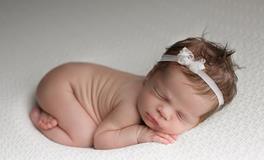 梦见小孩子光着身子是什么意思