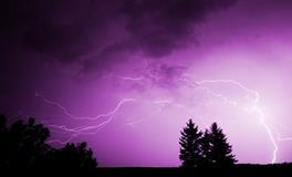 梦见雷电击中房子是什么意思