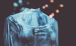 梦见自己吐出小石子