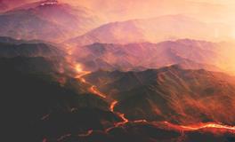 梦见进入深沟里