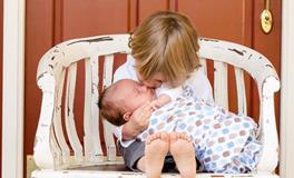 梦见妈妈生小孩