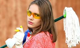 梦见拿扫把打扫房间