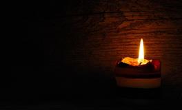 梦见蜡烛在燃烧