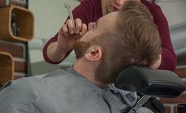 梦见刮胡子刮了一半是怎么回事儿