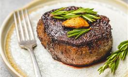 爱情中容易变得敏感的三大星座，需要他人关心，才会有安全感