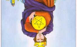 塔罗牌星币四逆位代表什么意思？