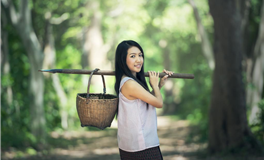 属龙人暗恋一个人的行为举止