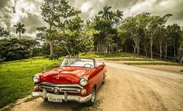 1977年属蛇人车上挂什么最好