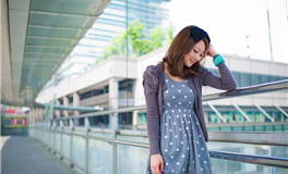 属鸡的靠什么渡过你的艰难岁月